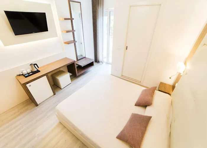 All'orologio - Boutique 3*